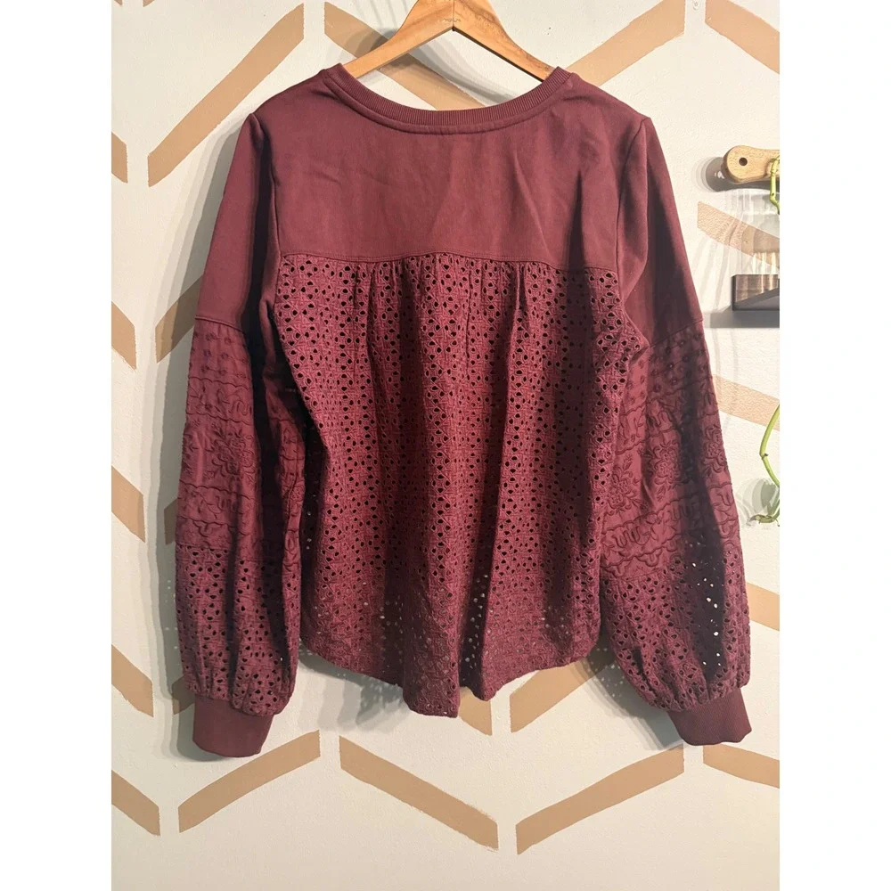 By Anthropologie Sweatshirt Women S Burgundy‎ Eyelet Lace Embroidered V-Neck Top